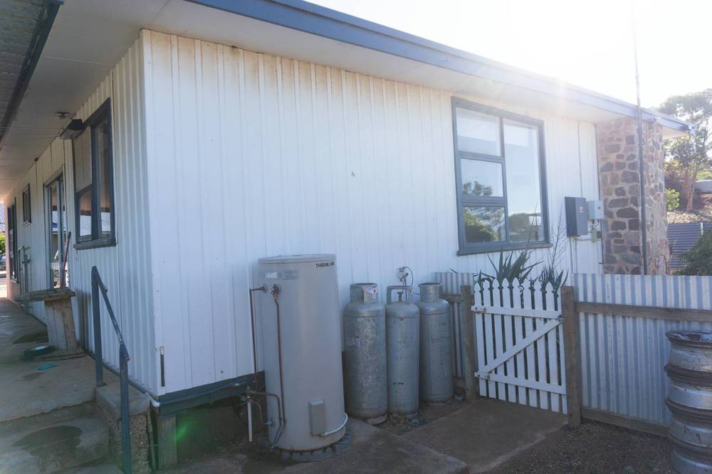 18 Henderson Avenue, Cleve, SA 5640