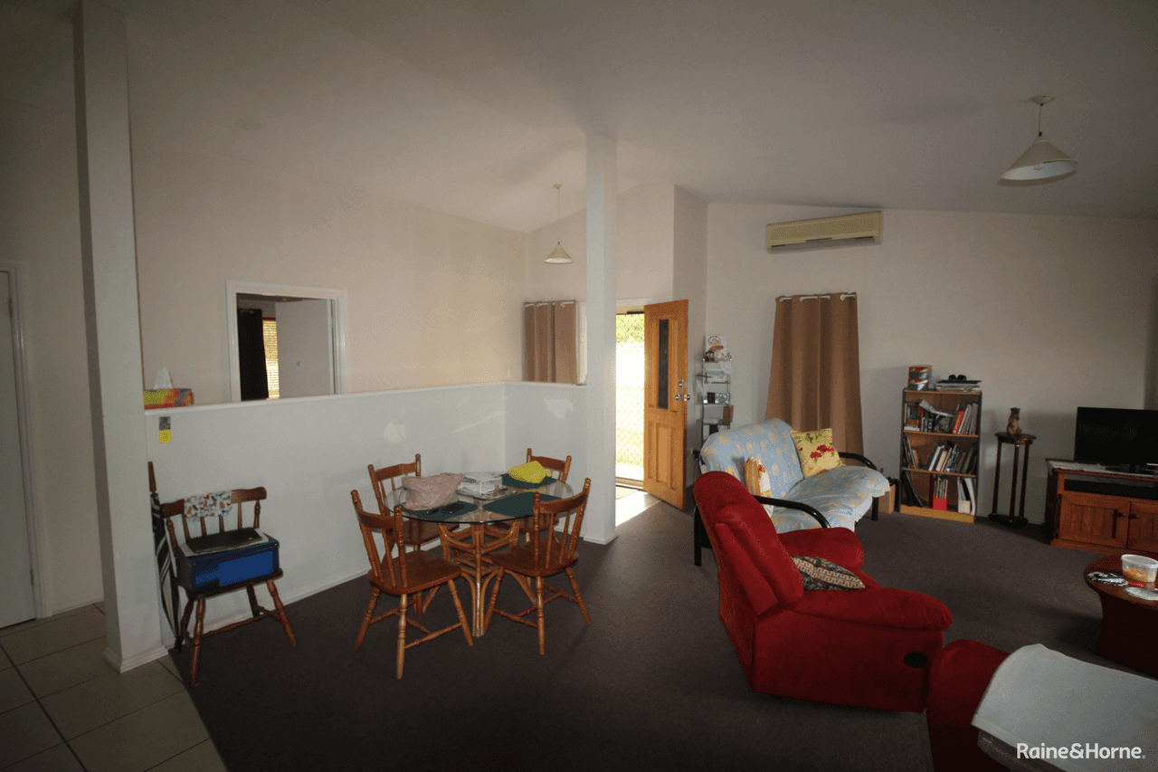 1 and 2/4 Kurtellen, KINGAROY, QLD 4610