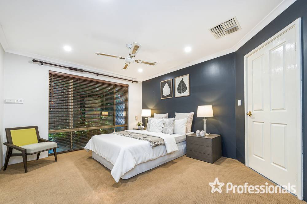 4 Goldfinch Grove, BALLAJURA, WA 6066