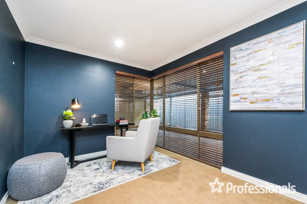 4 Goldfinch Grove, BALLAJURA, WA 6066