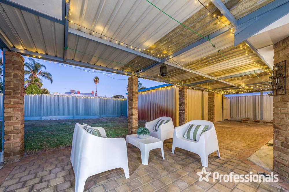 4 Goldfinch Grove, BALLAJURA, WA 6066