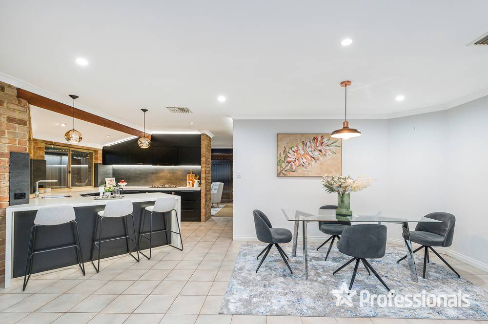 4 Goldfinch Grove, BALLAJURA, WA 6066