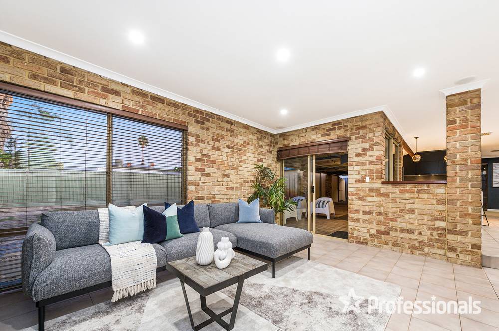4 Goldfinch Grove, BALLAJURA, WA 6066