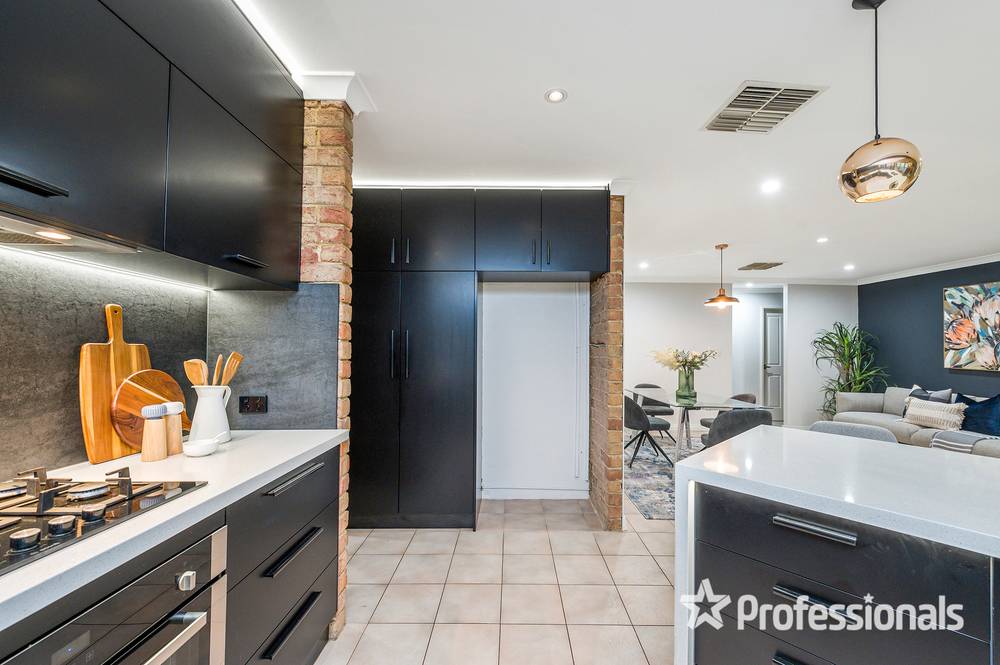 4 Goldfinch Grove, BALLAJURA, WA 6066