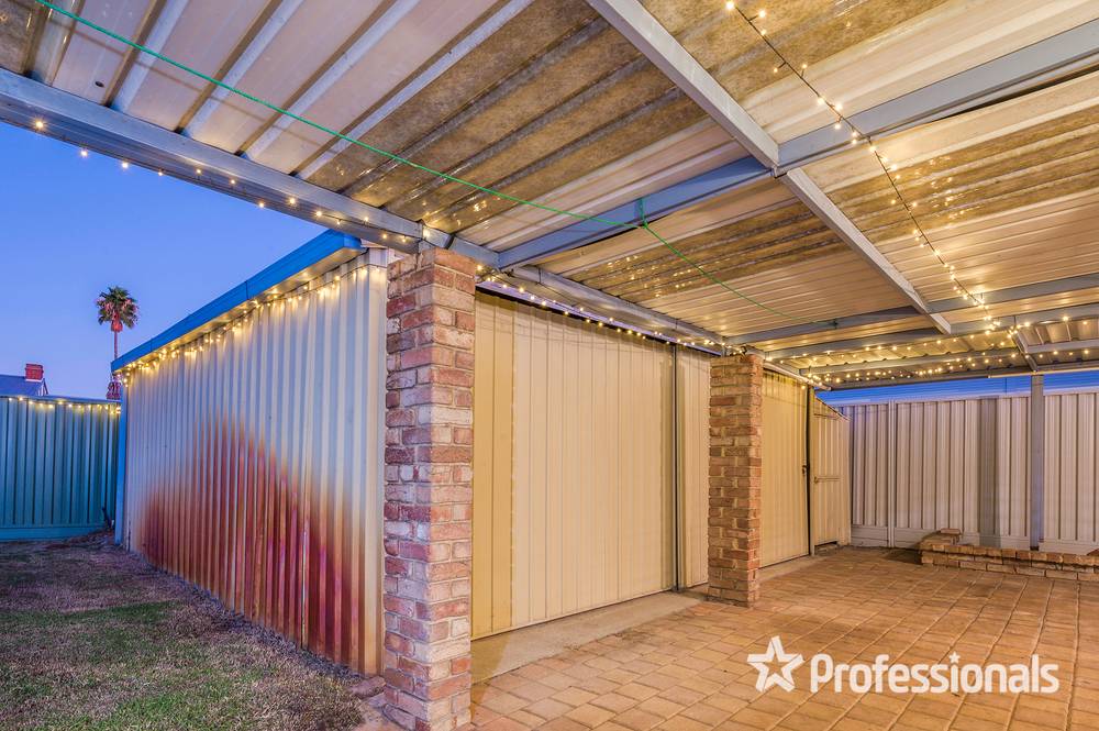 4 Goldfinch Grove, BALLAJURA, WA 6066