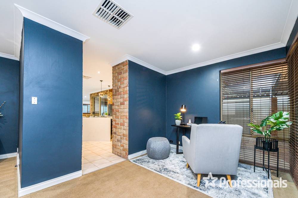4 Goldfinch Grove, BALLAJURA, WA 6066