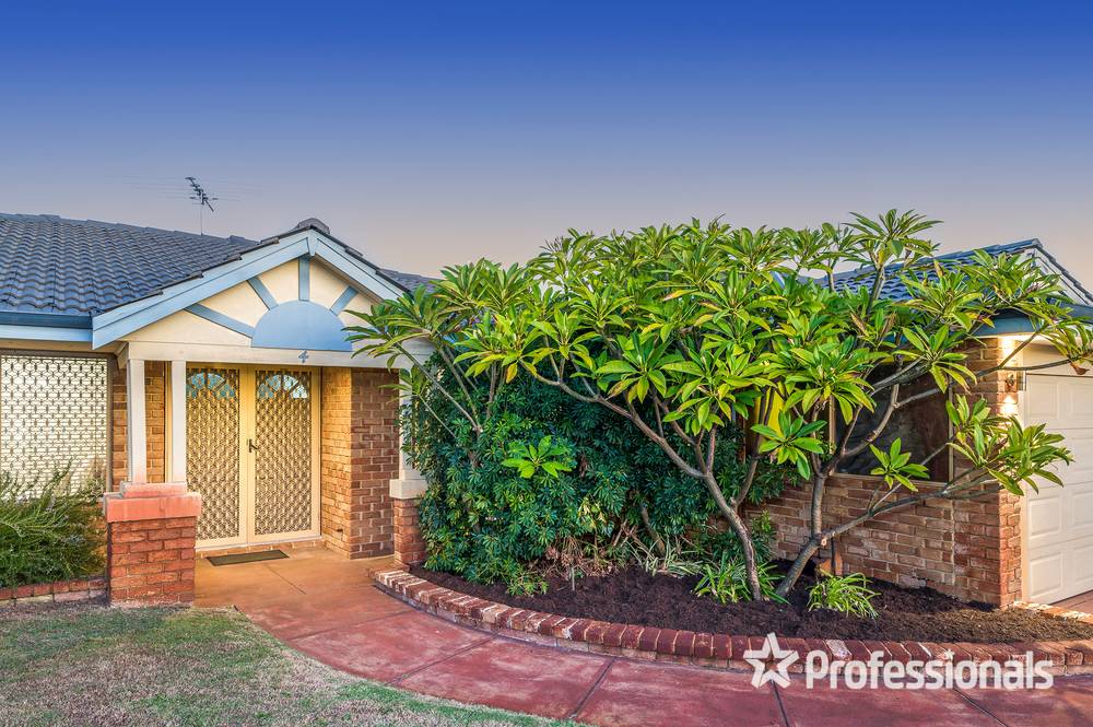 4 Goldfinch Grove, BALLAJURA, WA 6066