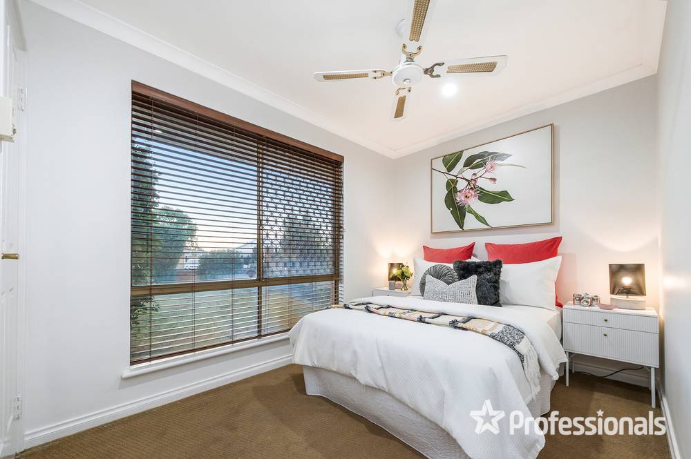 4 Goldfinch Grove, BALLAJURA, WA 6066
