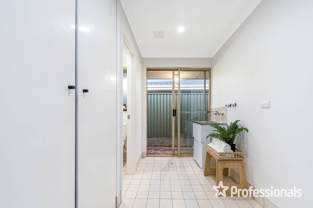 4 Goldfinch Grove, BALLAJURA, WA 6066