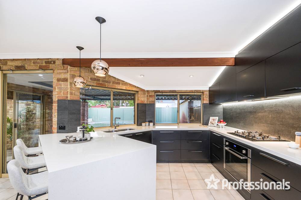 4 Goldfinch Grove, BALLAJURA, WA 6066