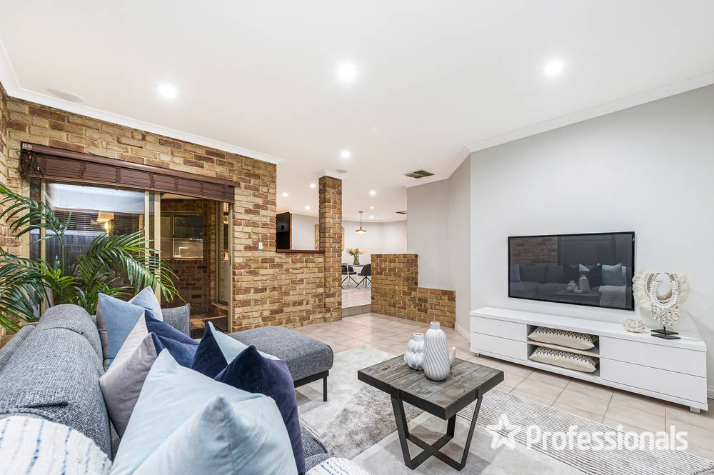 4 Goldfinch Grove, BALLAJURA, WA 6066