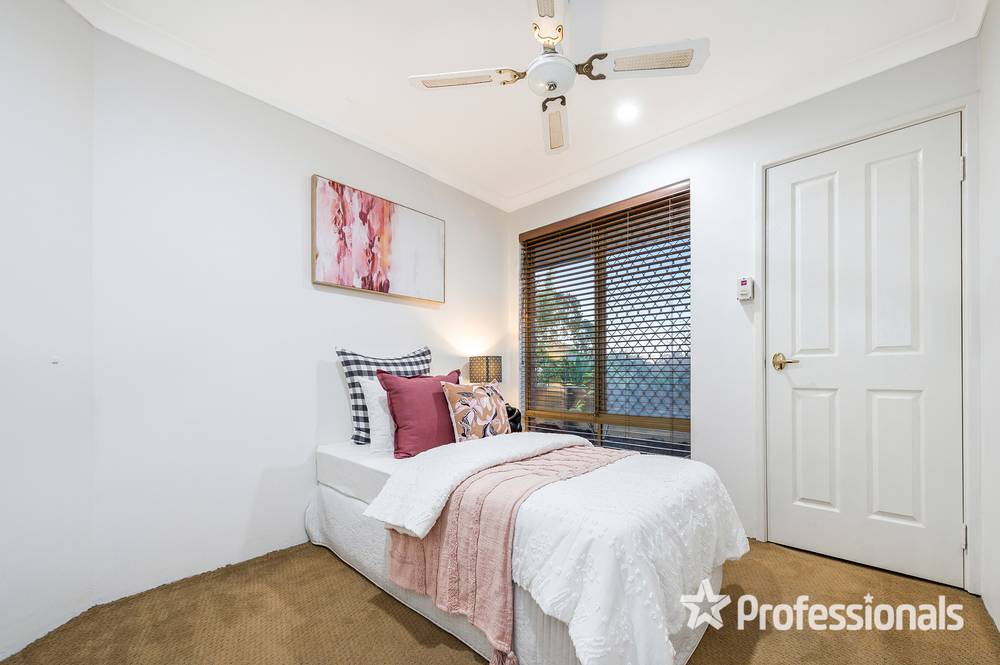 4 Goldfinch Grove, BALLAJURA, WA 6066