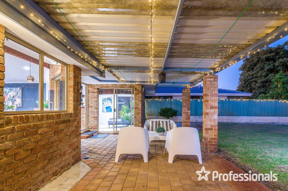 4 Goldfinch Grove, BALLAJURA, WA 6066