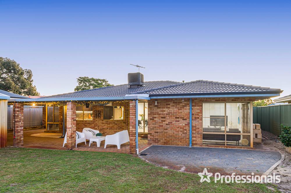 4 Goldfinch Grove, BALLAJURA, WA 6066