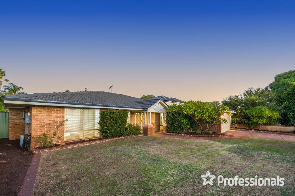 4 Goldfinch Grove, BALLAJURA, WA 6066