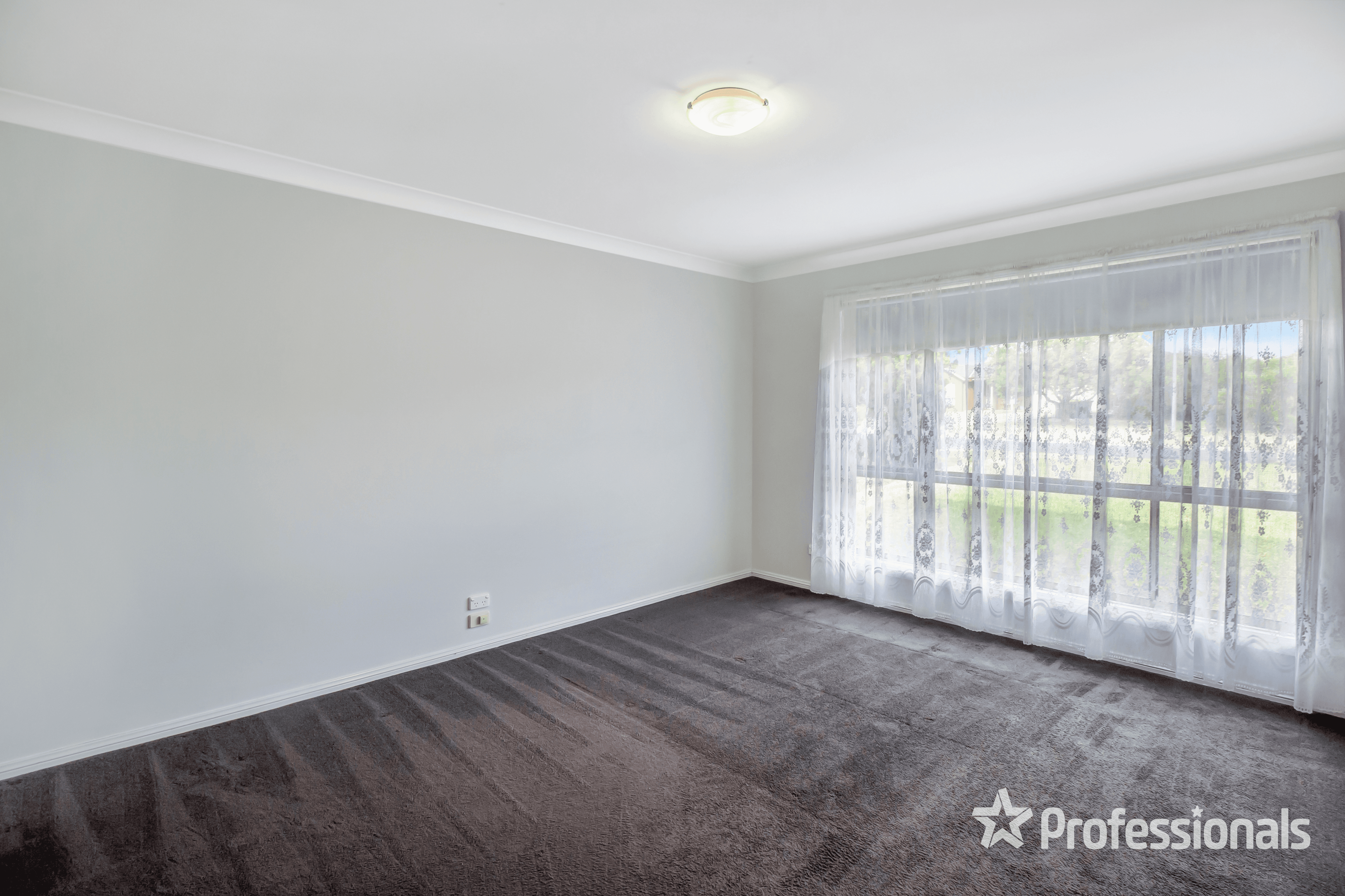 40 Nunkeri Crescent, Glenfield Park, NSW 2650