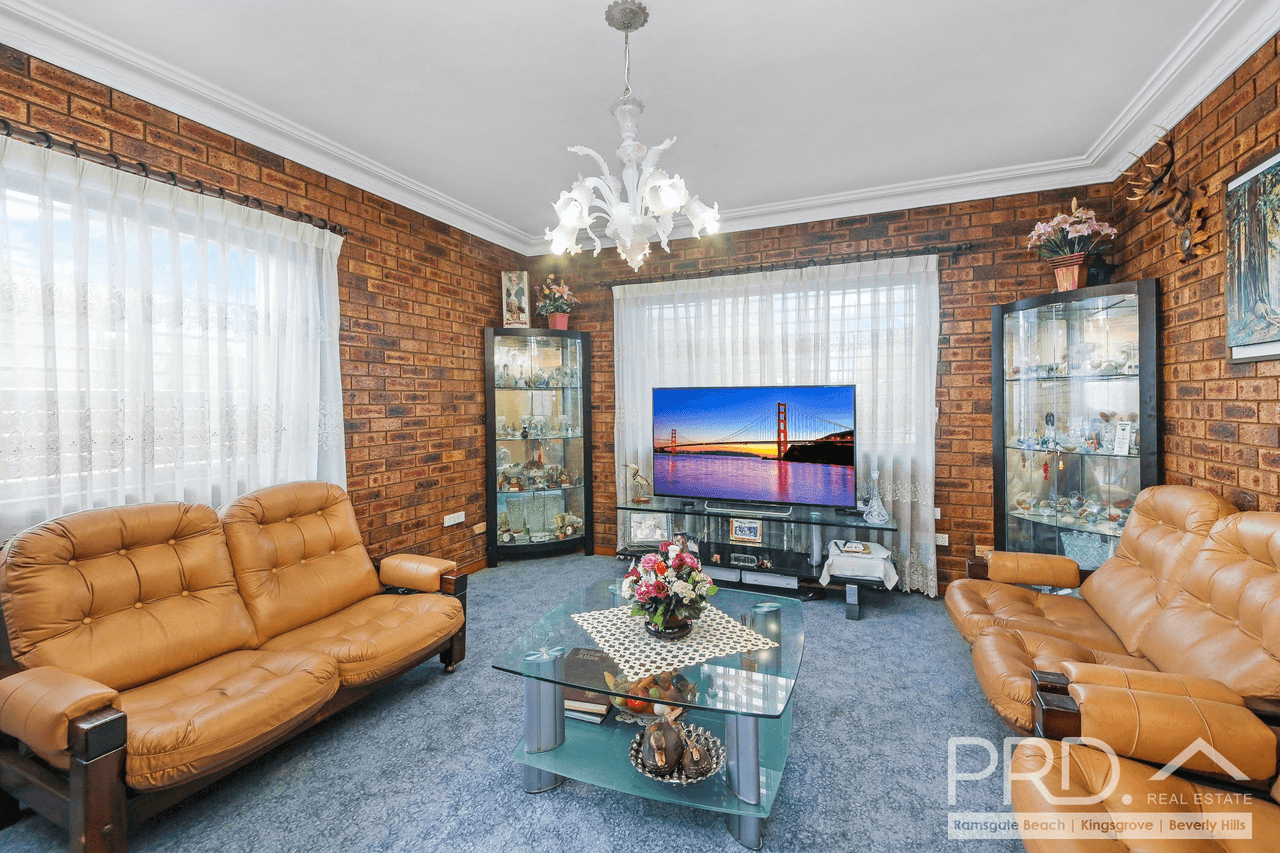 90 Moorefields Road, KINGSGROVE, NSW 2208