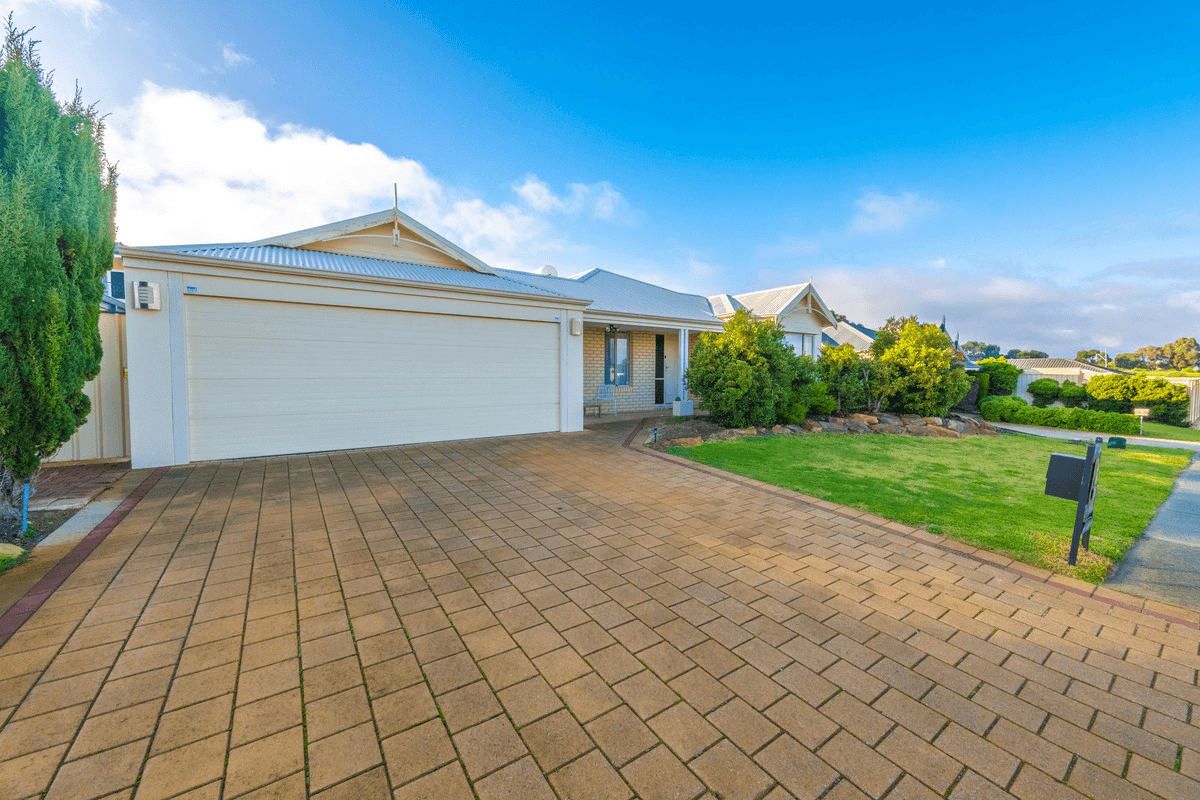 17 Maidstone Parade, SECRET HARBOUR, WA 6173