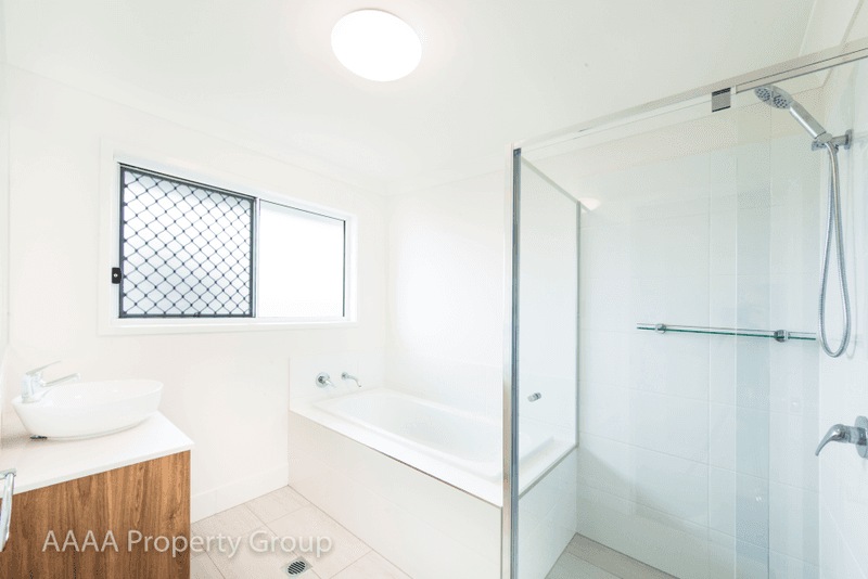 5 KINGSDALE AVENUE, THORNLANDS, QLD 4164