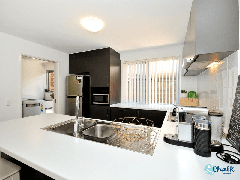 2/4 Betano Rd, ROCKINGHAM, WA 6168
