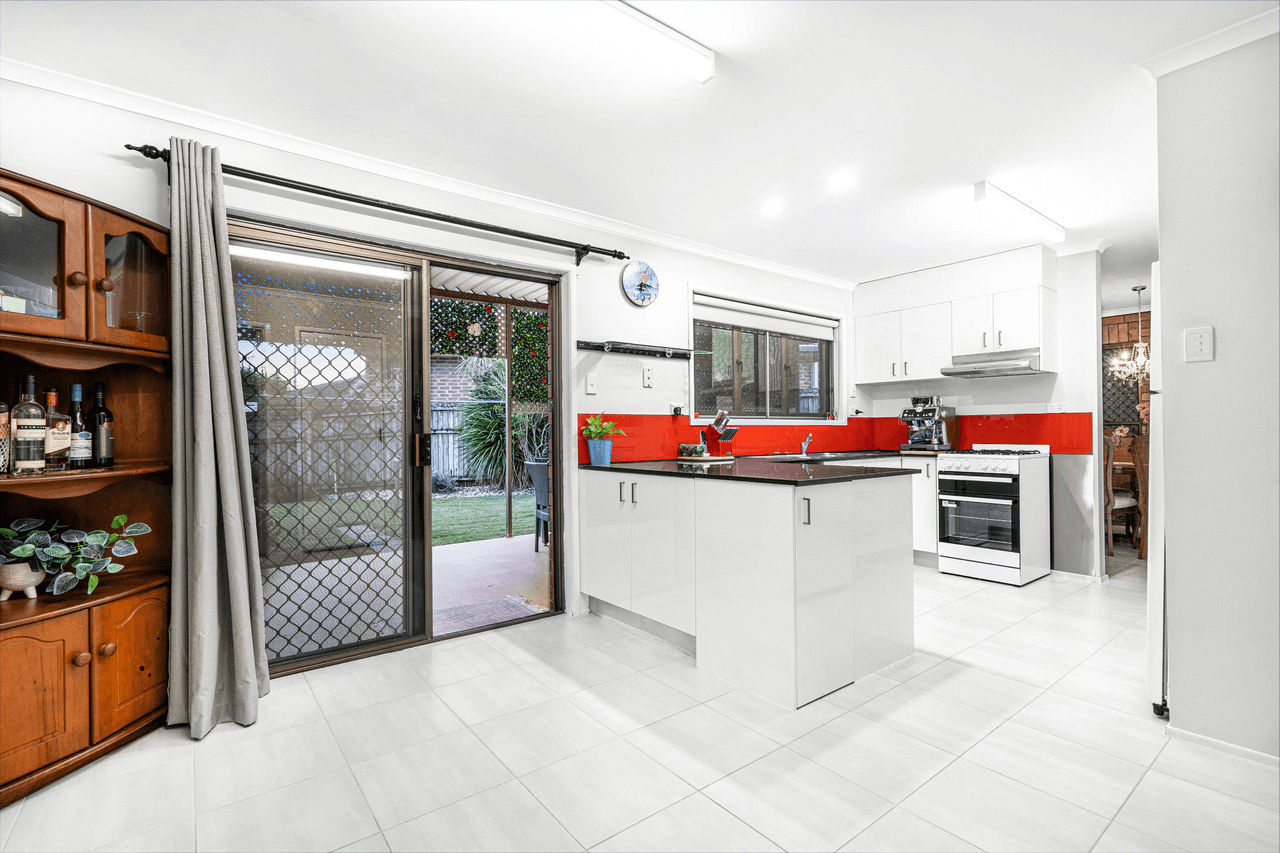 8 Whiting Place, Manly West, QLD 4179