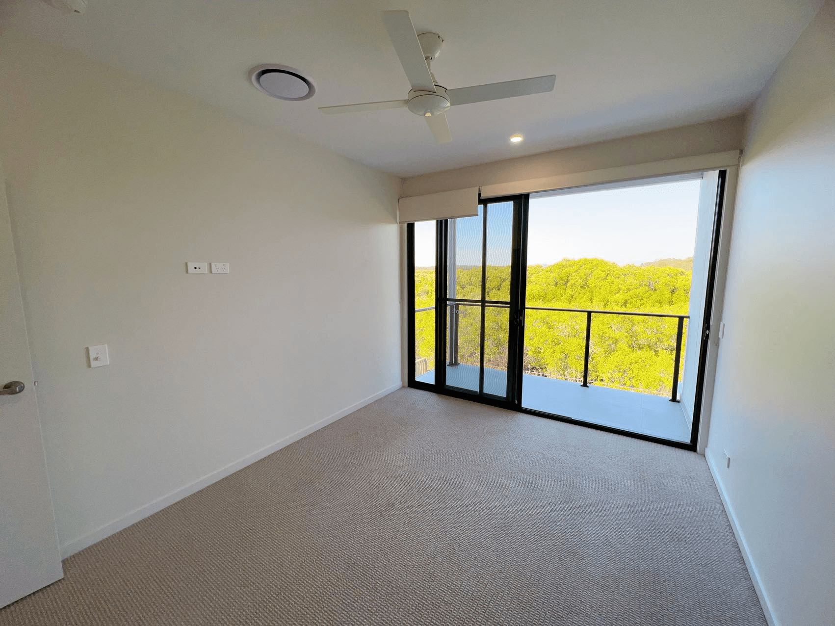 17/1 Lake Serenity Boulevard, HELENSVALE, QLD 4212