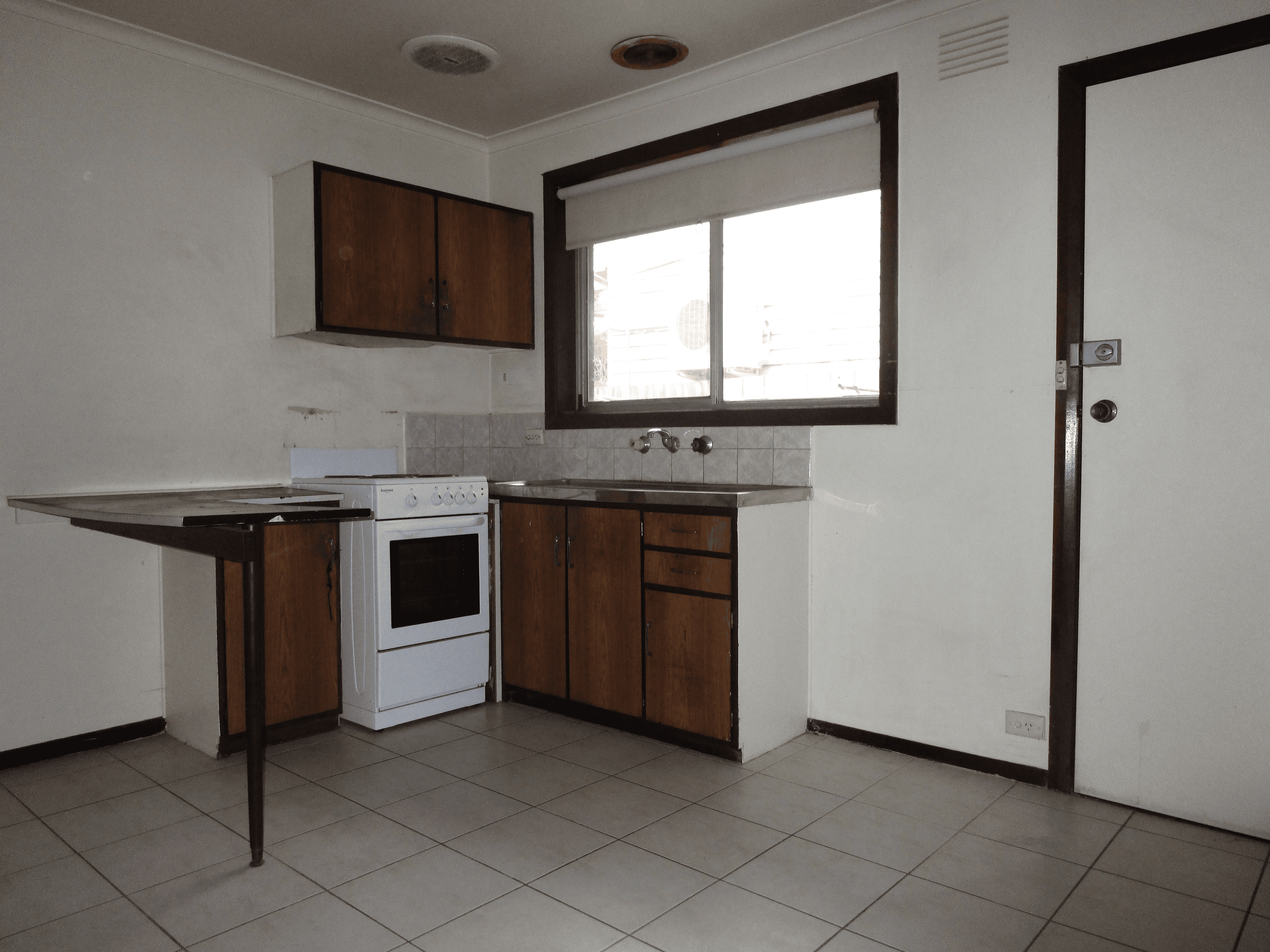 2/79 Tinning, BRUNSWICK, VIC 3056