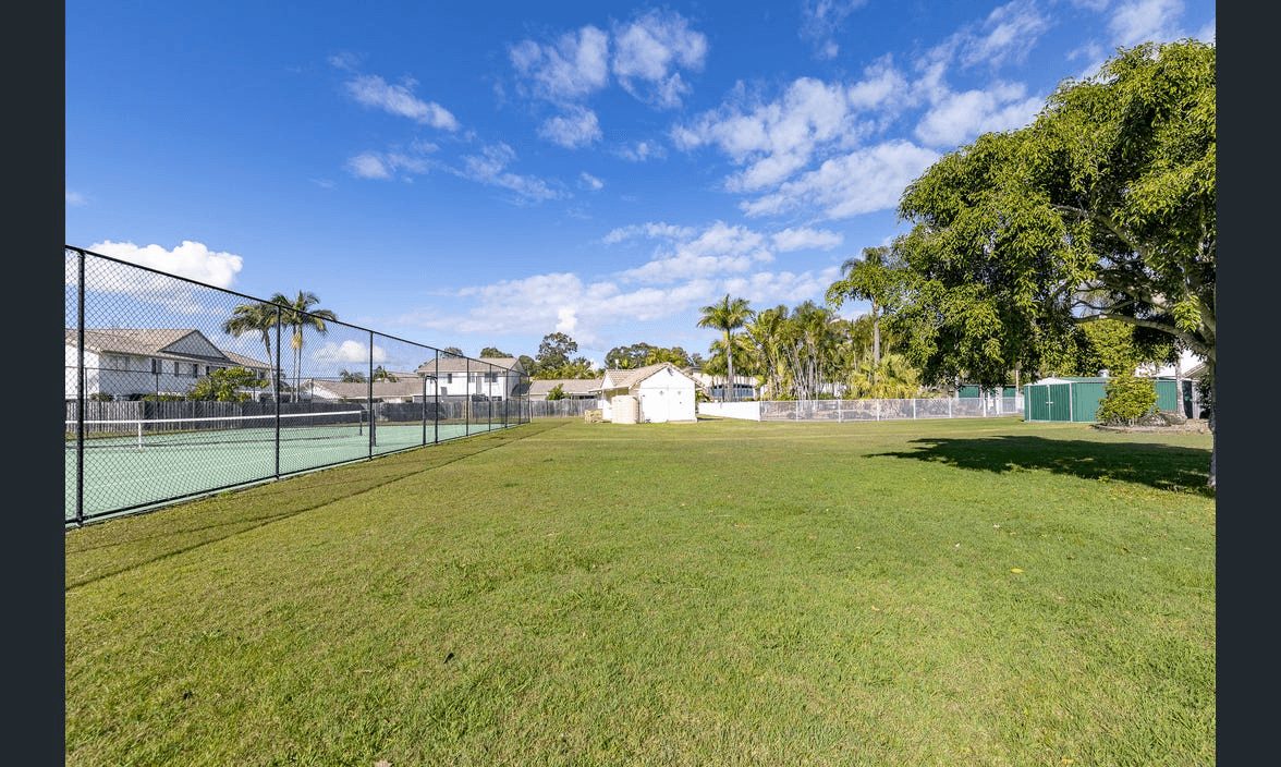 2 Saint Kevins Avenue, BENOWA, QLD 4217