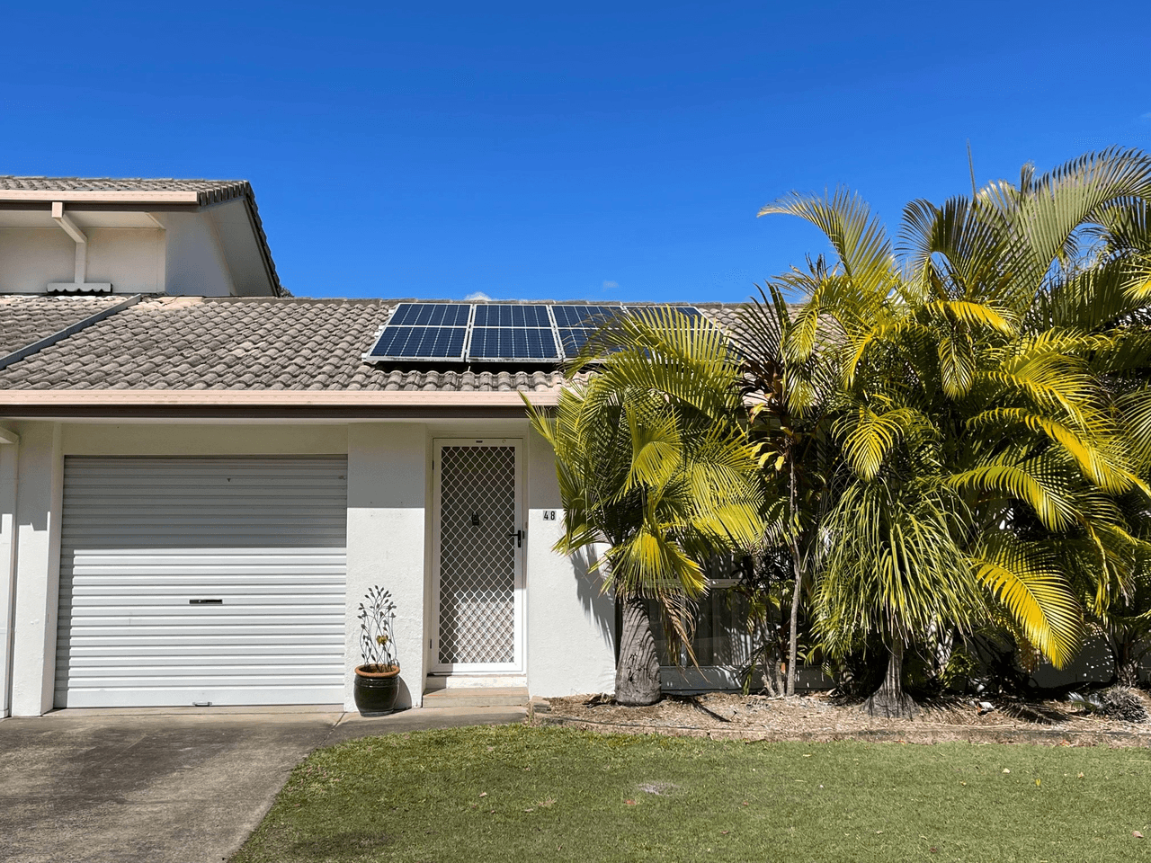 2 Saint Kevins Avenue, BENOWA, QLD 4217