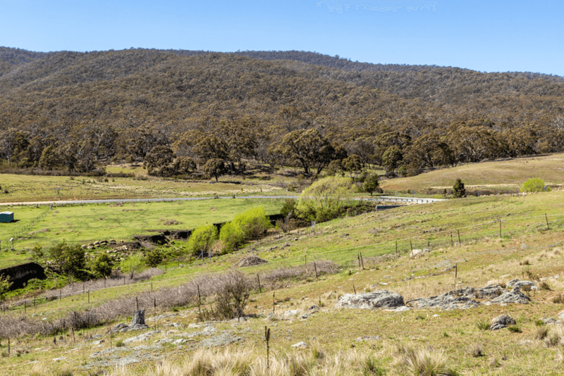 32 Captain Robertson Drive, BURRA, NSW 2620