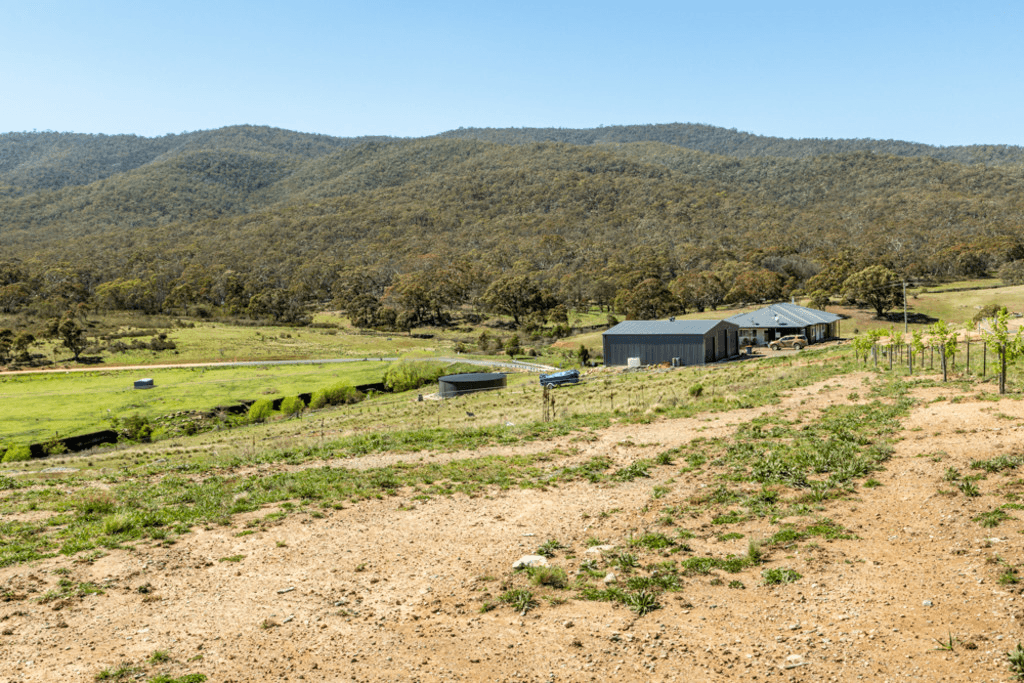 32 Captain Robertson Drive, BURRA, NSW 2620