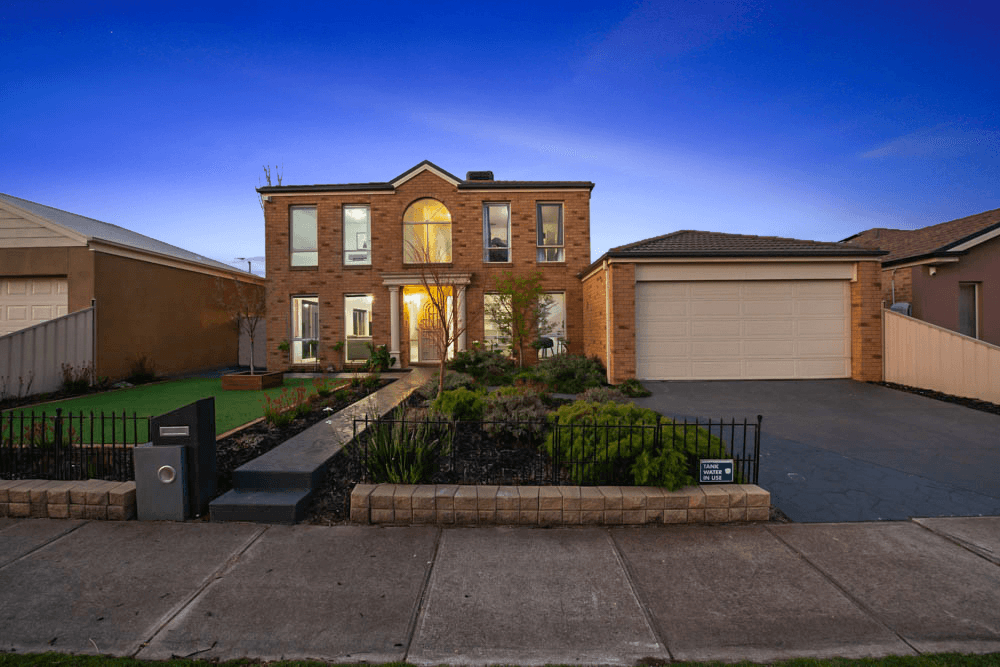 32 Barwon Street, Taylors Hill, VIC 3037