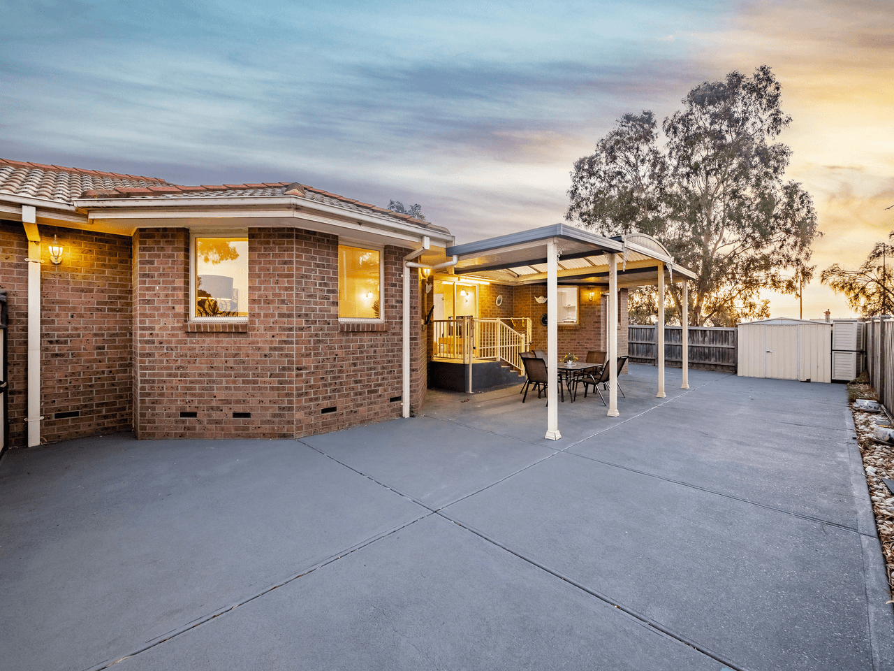 8 Yellowbox Crescent, LYNDHURST, VIC 3975