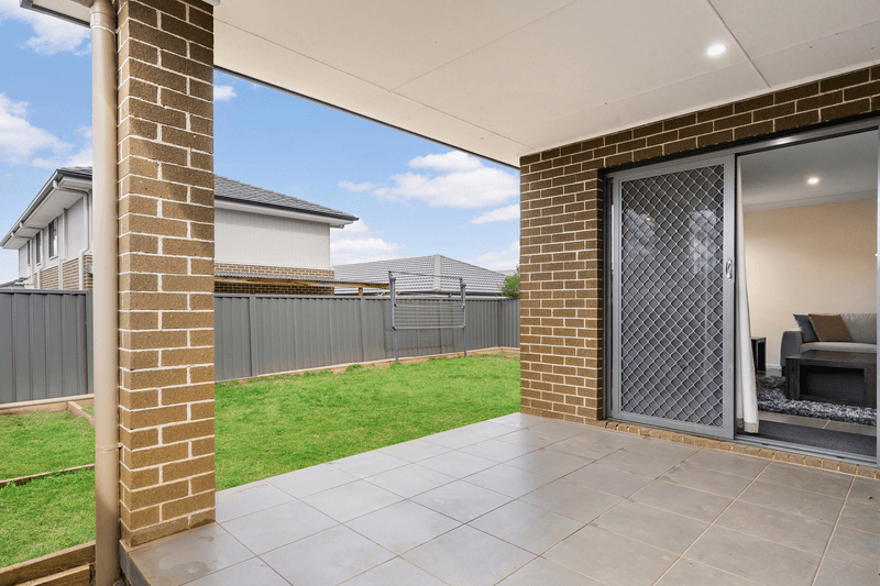 21 Fishburn Street, JORDAN SPRINGS, NSW 2747