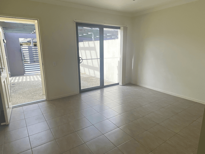 112/2 Catalina Way, UPPER COOMERA, QLD 4209