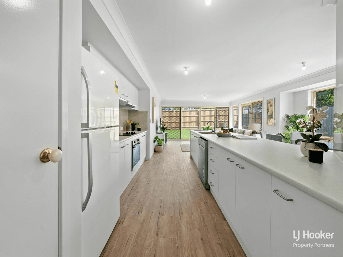 56 Solandra Crescent, CALAMVALE, QLD 4116