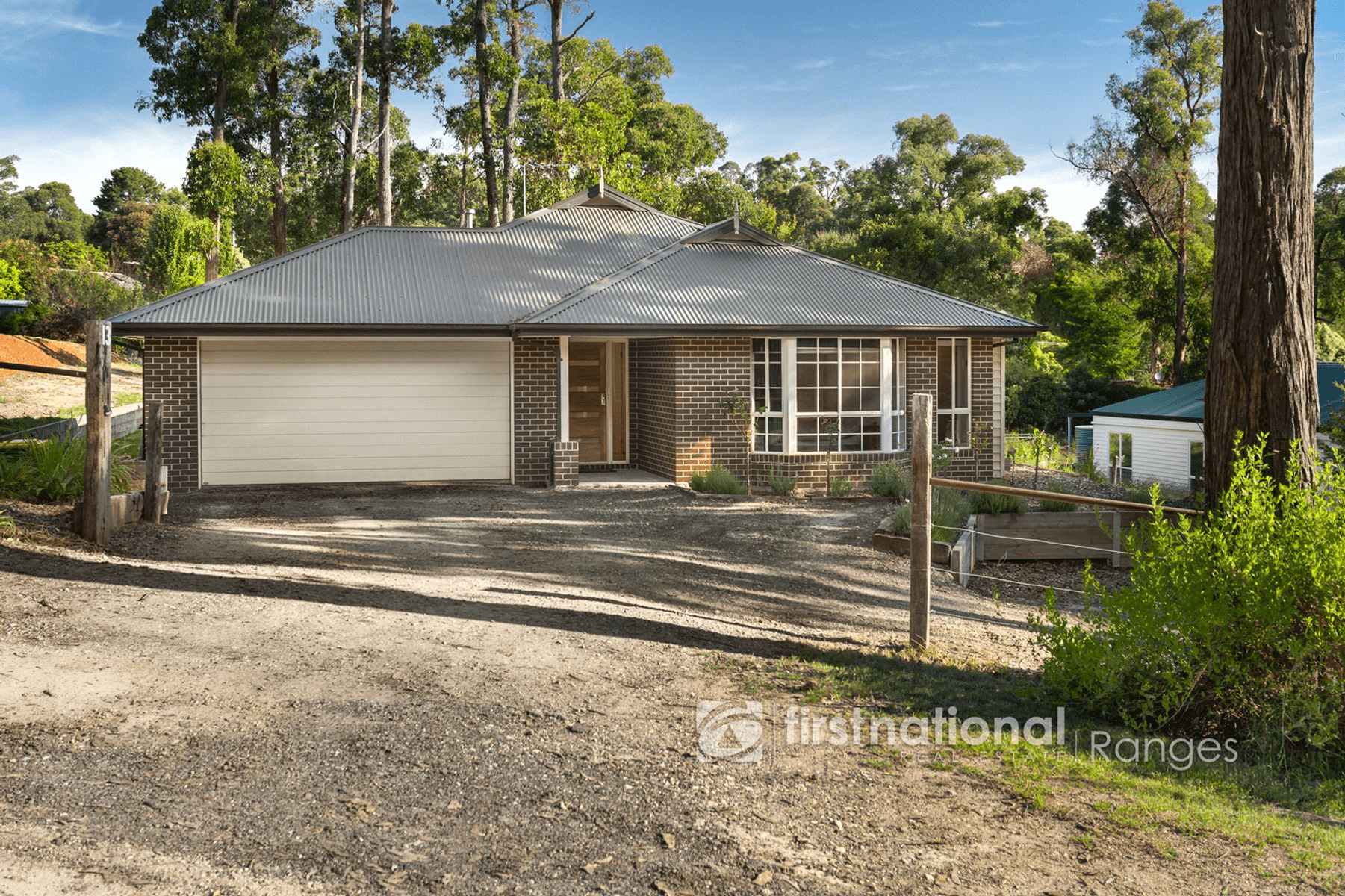 13 Belgrave Avenue, COCKATOO, VIC 3781