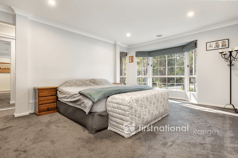 13 Belgrave Avenue, COCKATOO, VIC 3781