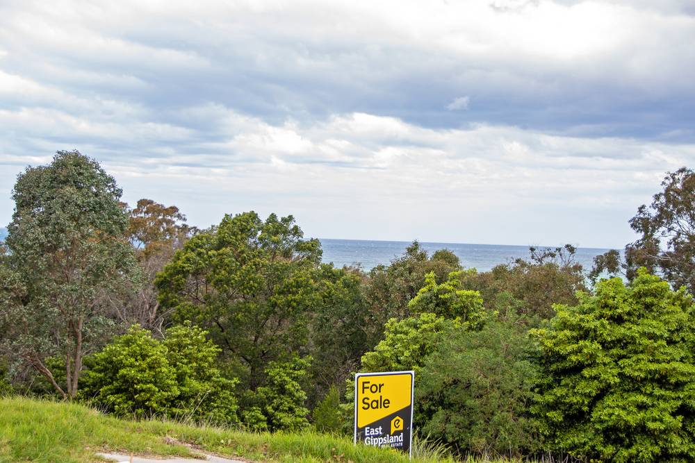 2 Alieca Rise, LAKES ENTRANCE, VIC 3909