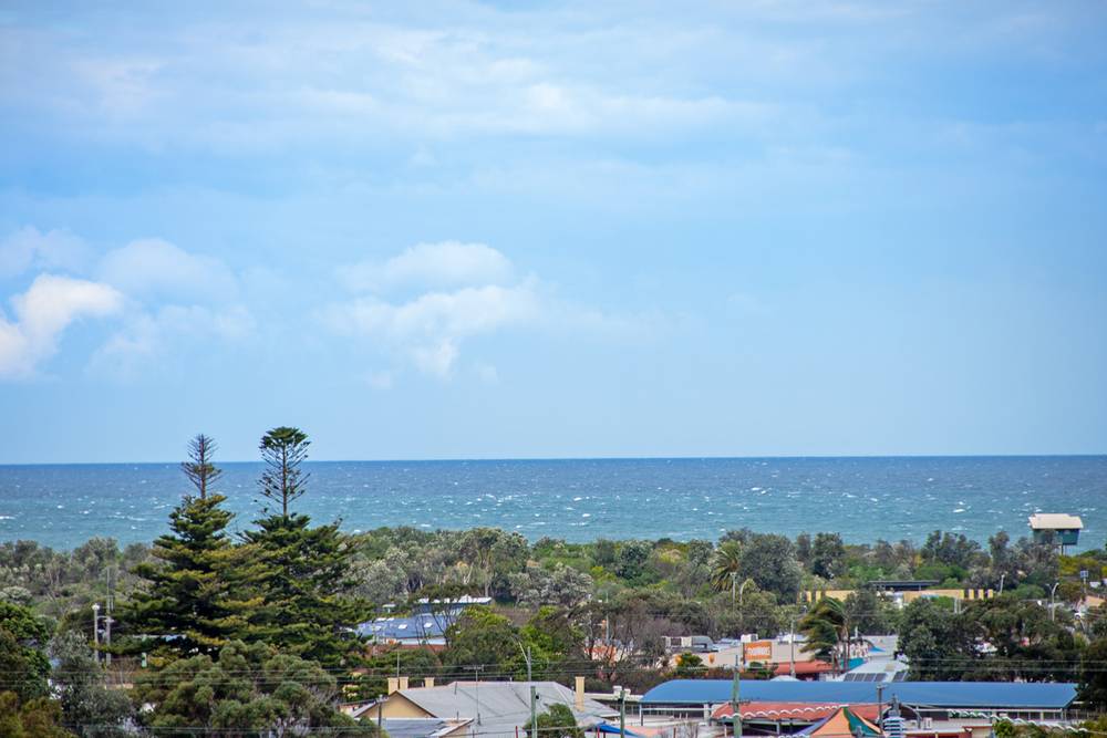 2 Alieca Rise, LAKES ENTRANCE, VIC 3909