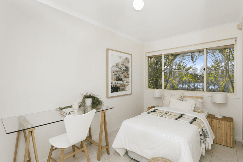 9 Montserrat Court, Clear Island Waters, QLD 4226