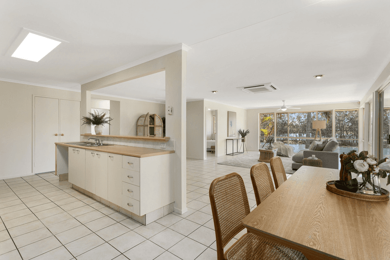 9 Montserrat Court, Clear Island Waters, QLD 4226