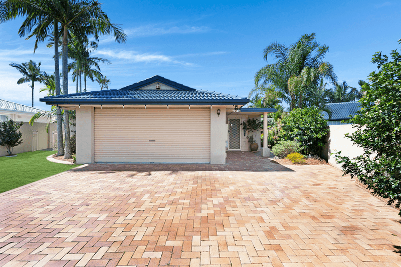 9 Montserrat Court, Clear Island Waters, QLD 4226