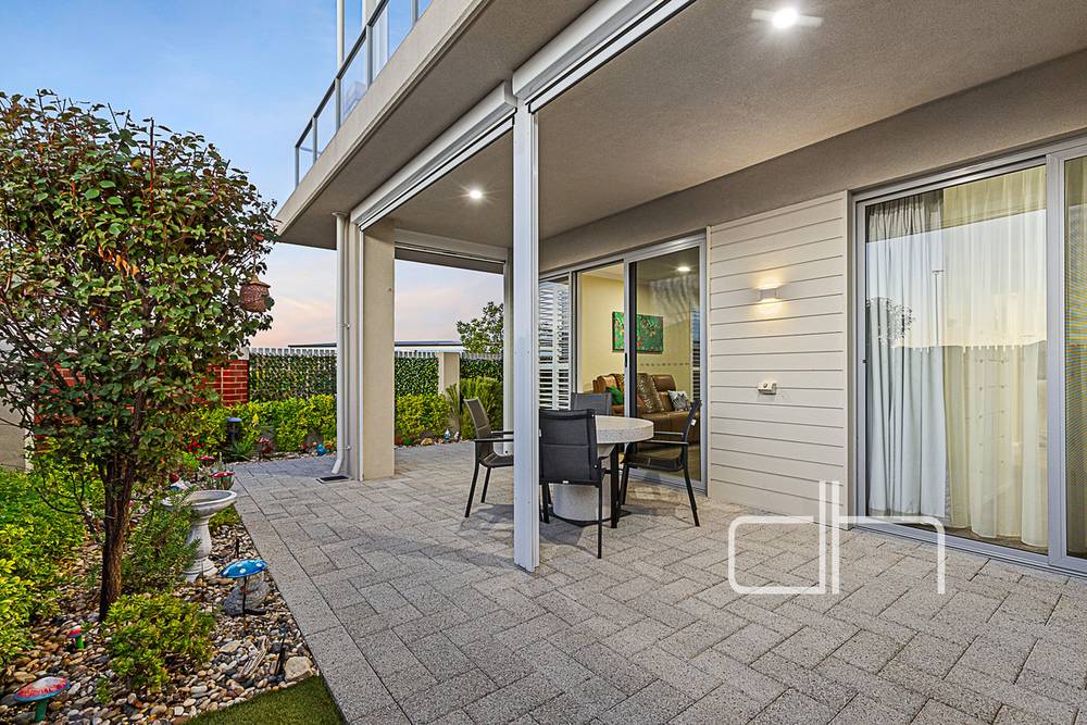 17/2 Lahinch Vista, Gnangara, WA 6077