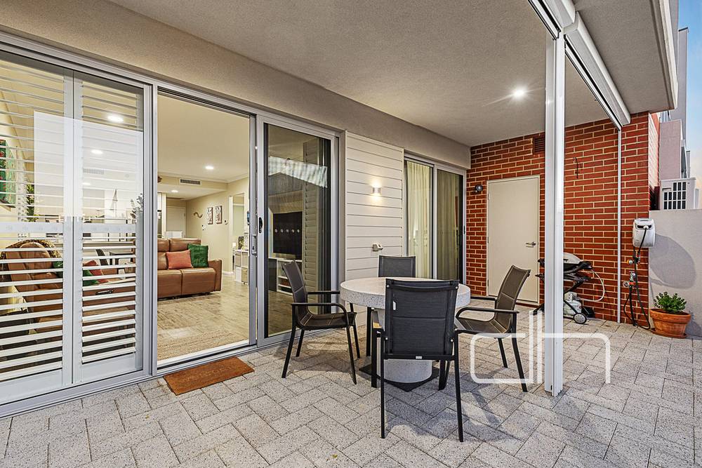 17/2 Lahinch Vista, Gnangara, WA 6077