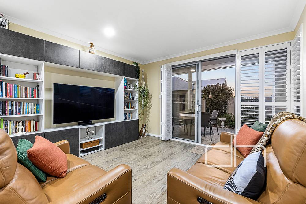 17/2 Lahinch Vista, Gnangara, WA 6077