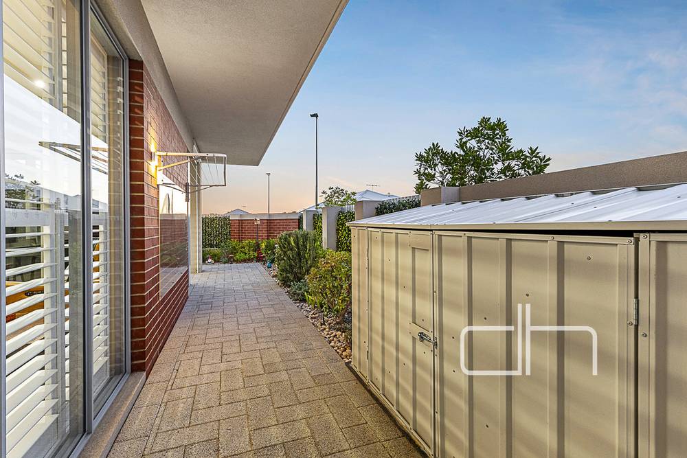 17/2 Lahinch Vista, Gnangara, WA 6077