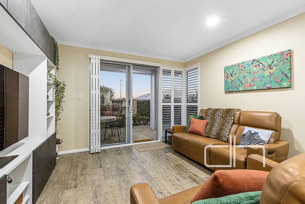 17/2 Lahinch Vista, Gnangara, WA 6077