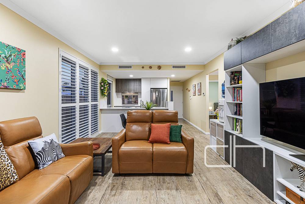 17/2 Lahinch Vista, Gnangara, WA 6077