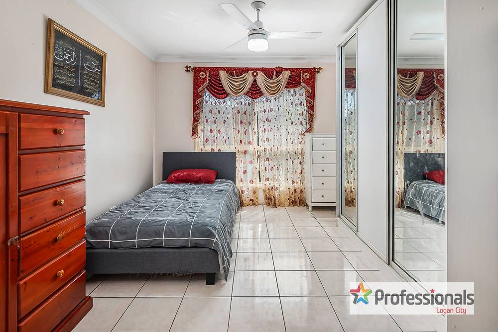 74 Barossa Street, KINGSTON, QLD 4114
